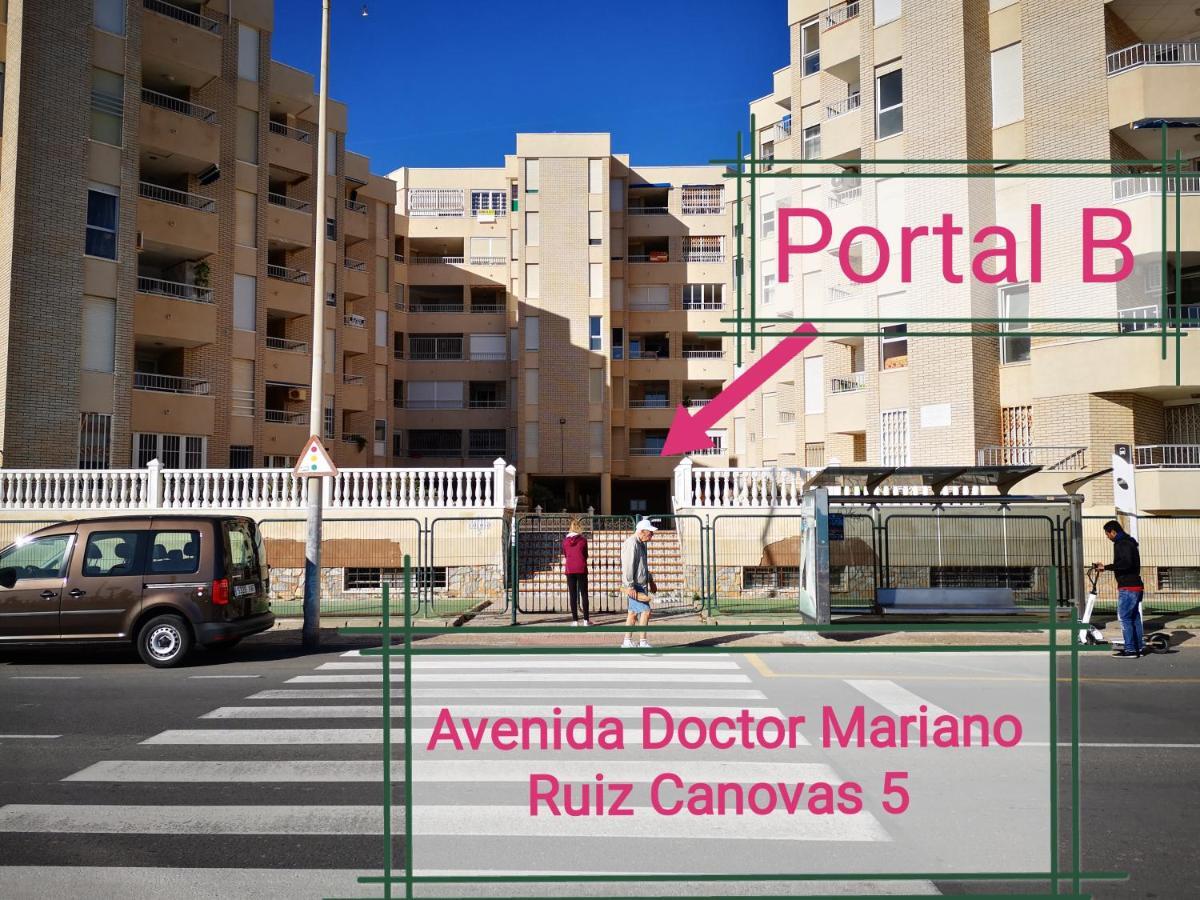 Beachfront Modern And Spacious Apartment Torrevieja Exterior photo